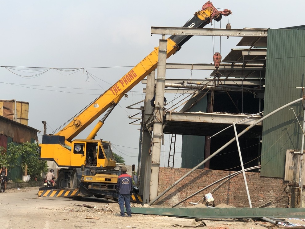 97 cơ sở sai phạm bức tử sông Cầu đã được xử lý ra sao? - 1 97 cơ sở sai phạm bức tử sông Cầu đã được xử lý ra sao? - 1