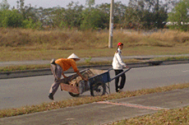 Ép công nhân phát hiện dòi trong bữa ăn phải nghỉ việc