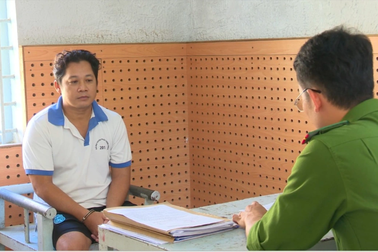 Rủ bạn gái quen qua mạng vào khách sạn "tâm sự" rồi nẫng tài sản