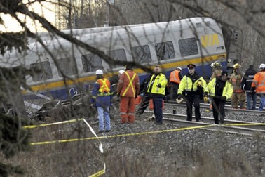 Tàu chở khách Canada trật bánh, 3 người chết