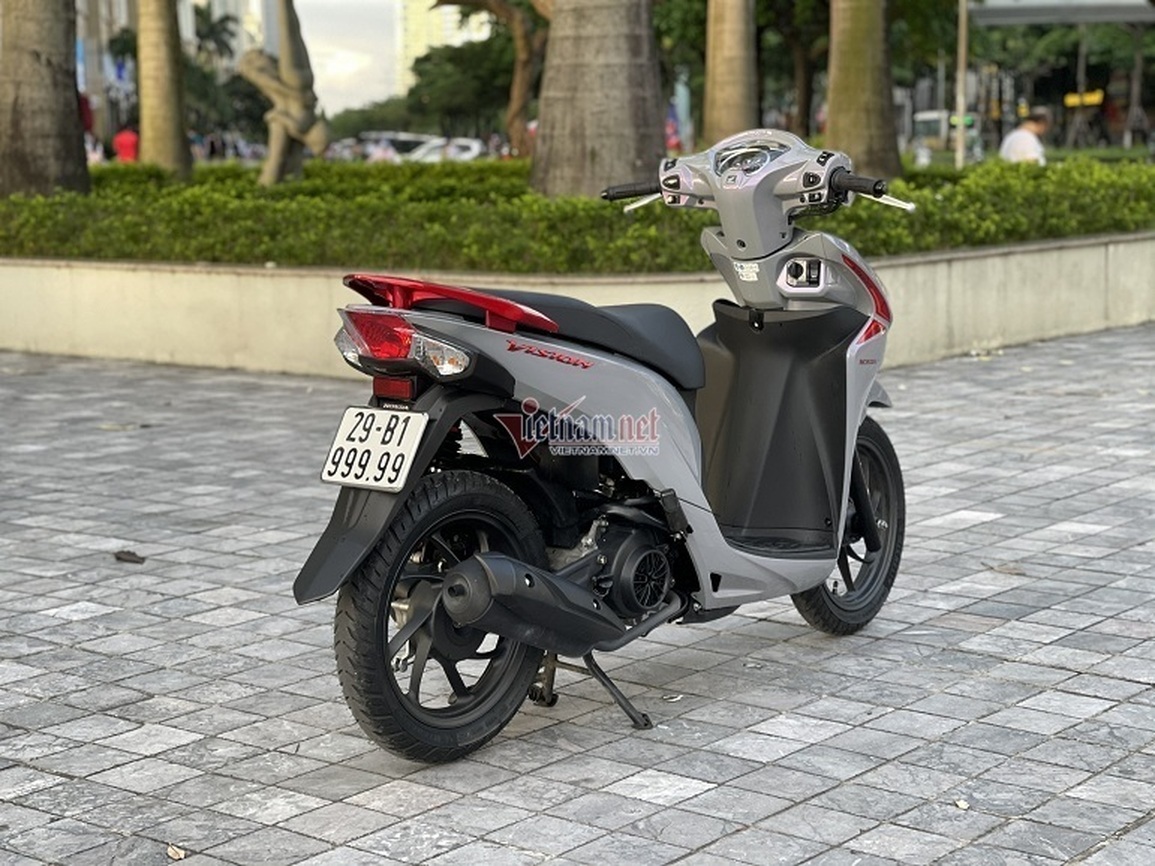 Những chiếc xe máy được hét giá cao nhất năm 2021, có xe gần 2 tỷ đồng - 6 Những chiếc xe máy được hét giá cao nhất năm 2021, có xe gần 2 tỷ đồng - 6