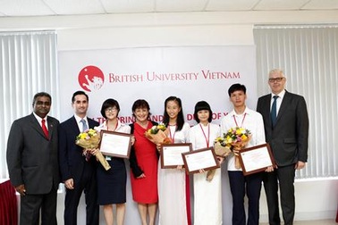 Học đại học quốc tế, dễ hay khó?