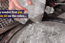 Đá lạnh nướng sốt cay trở thành món ăn đường phố "hot" nhất Trung Quốc