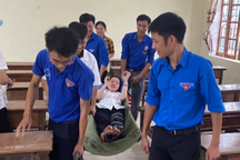 Kết thúc kỳ thi tốt nghiệp THPT 2022 của những sĩ tử đặc biệt