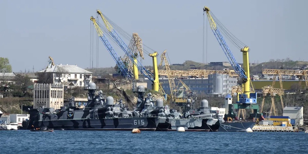 Nga điều 6 tàu tên lửa ra Biển Đen, Ukraine báo động sẵn sàng chiến đấu - 2 Nga điều 6 tàu tên lửa ra Biển Đen, Ukraine báo động sẵn sàng chiến đấu - 2