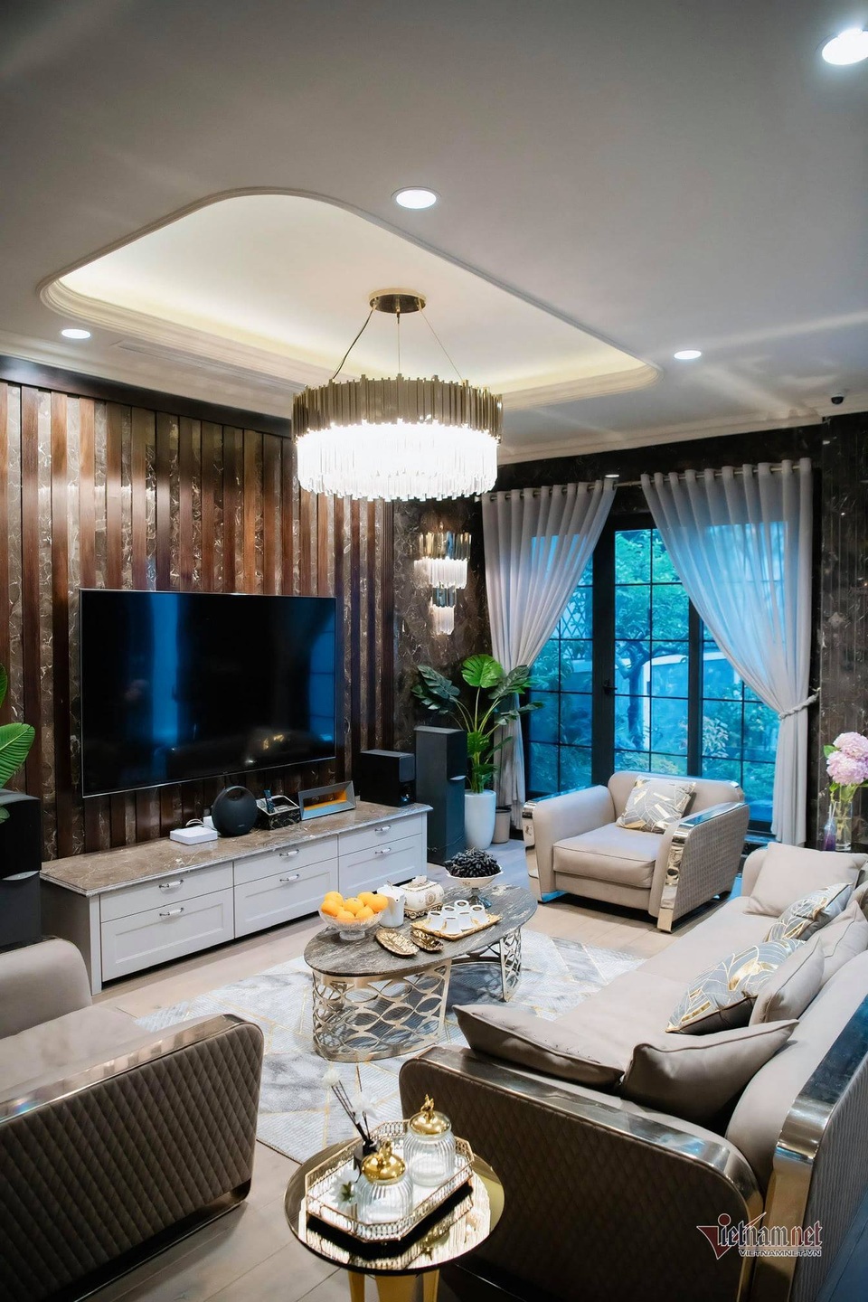 Biệt thự ven sông trị giá gần 60 tỷ đồng của diễn viên Lã Thanh Huyền - 8 Biệt thự ven sông trị giá gần 60 tỷ đồng của diễn viên Lã Thanh Huyền - 8