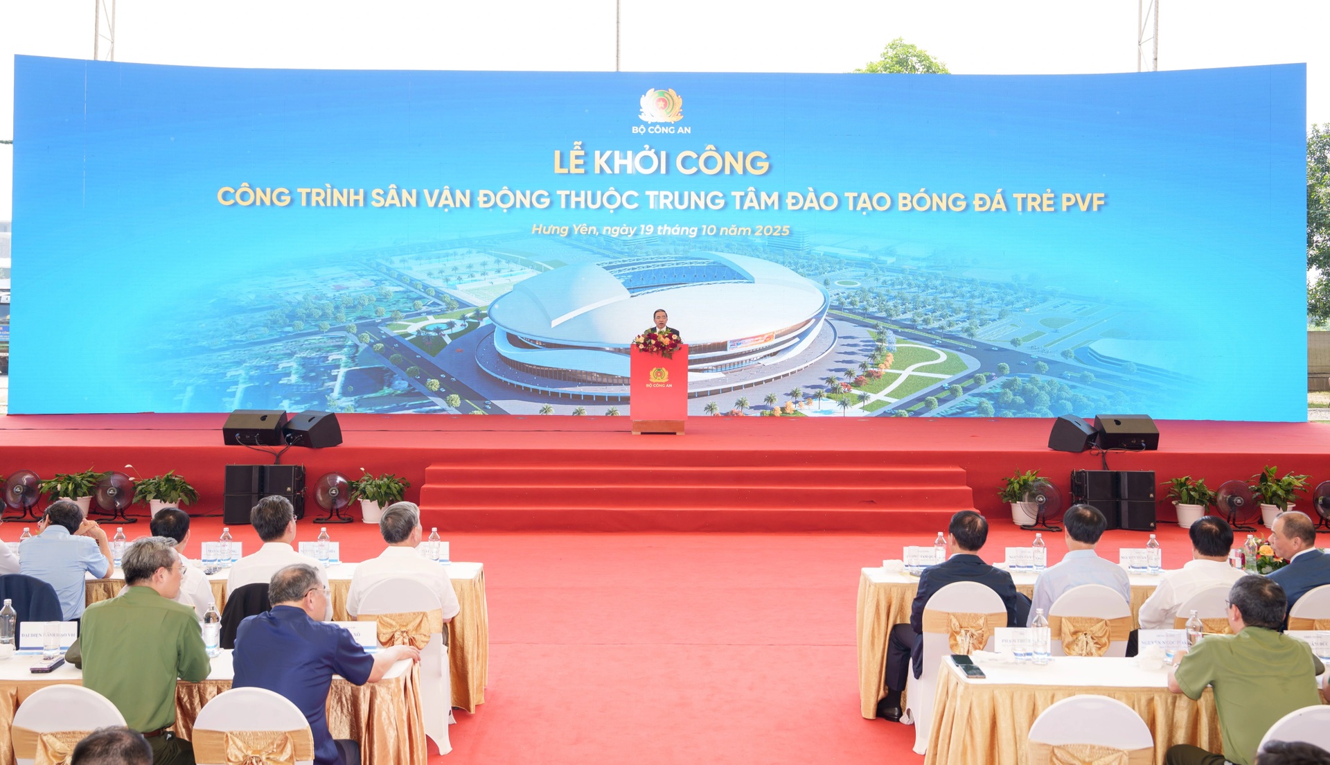 Khởi công sân vận động lớn nhất Việt Nam tại Hưng Yên - 8 Khởi công sân vận động lớn nhất Việt Nam tại Hưng Yên - 8