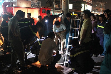 Suốt đêm lặn ngụp tìm bé trai bị nước cuốn trôi