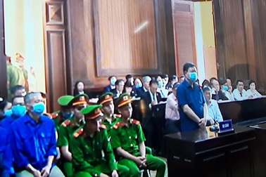 Ông Đinh La Thăng khai báo tại tòa