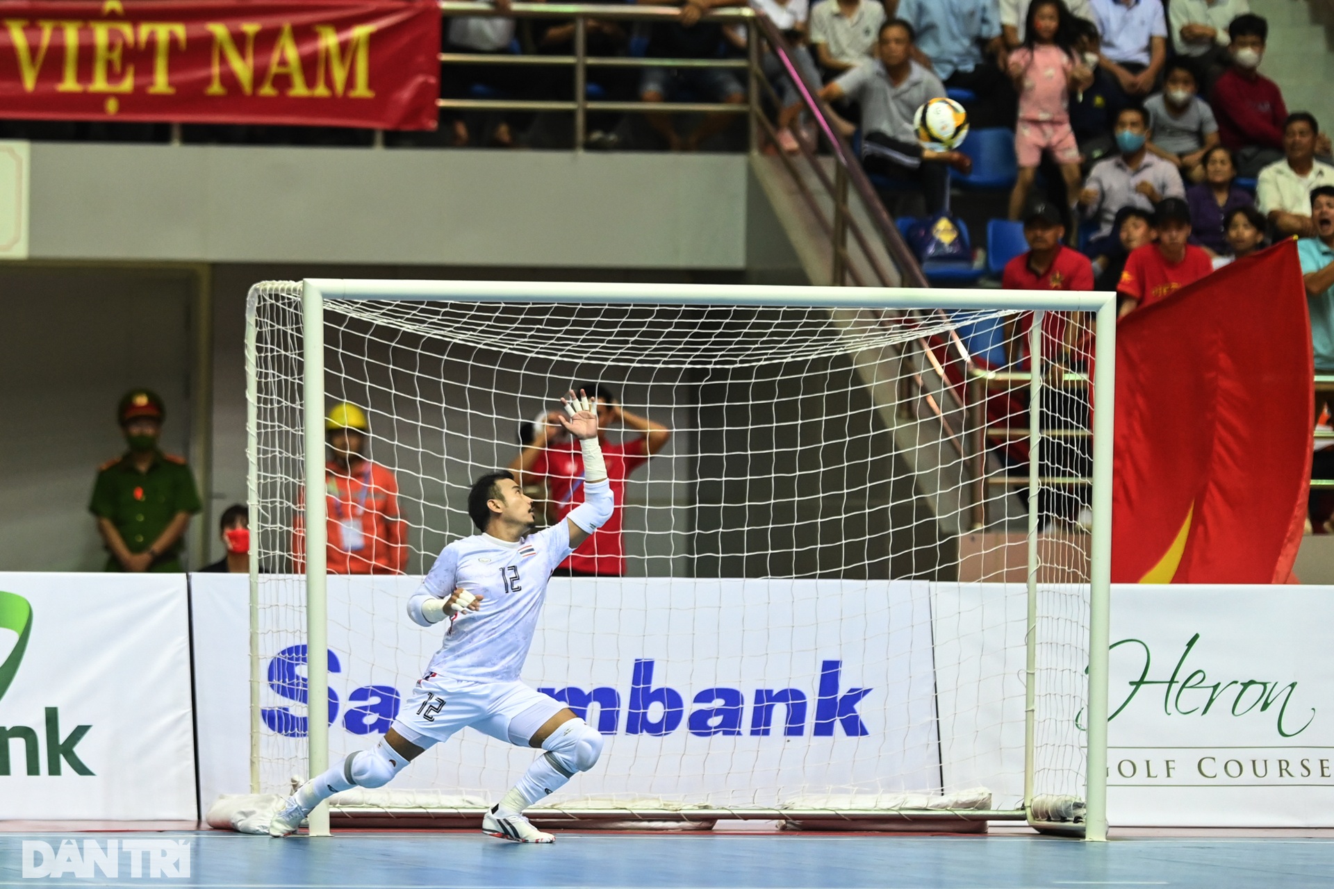 Thắng futsal Việt Nam, cầu thủ Thái Lan nhảy múa, ăn mừng đầy phấn khích - 22 Thắng futsal Việt Nam, cầu thủ Thái Lan nhảy múa, ăn mừng đầy phấn khích - 22