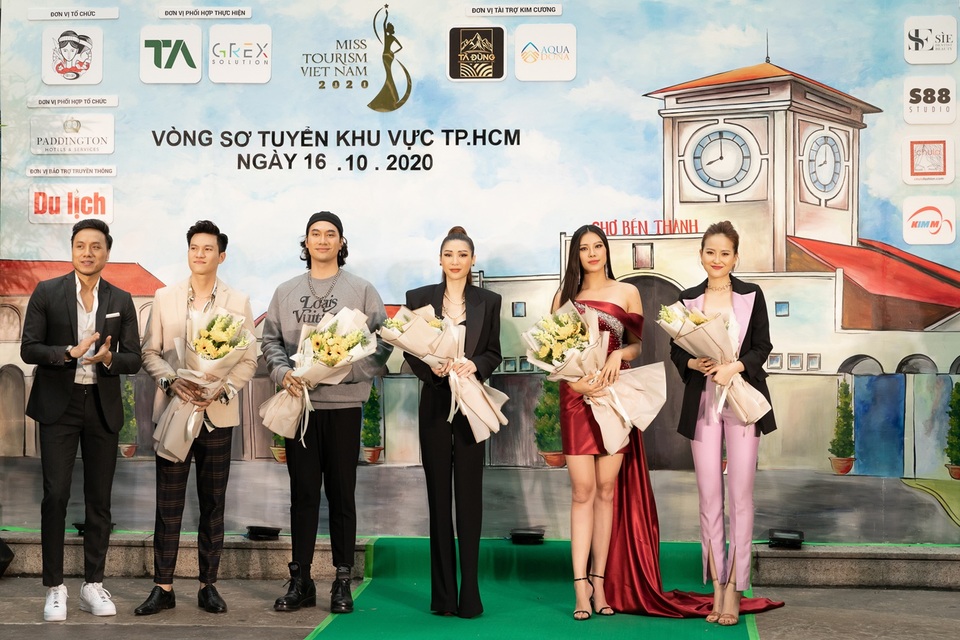CEO Lâm Ngân mặc style menswears nổi bật trên ghế nóng Hoa khôi Du lịch Việt Nam - 2 CEO Lâm Ngân mặc style menswears nổi bật trên ghế nóng Hoa khôi Du lịch Việt Nam - 2