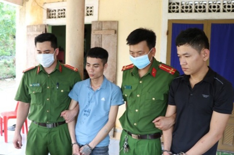 Phá tụ điểm ma túy nhức nhối, thu giữ gần 1.500 viên hồng phiến - 1 Phá tụ điểm ma túy nhức nhối, thu giữ gần 1.500 viên hồng phiến - 1