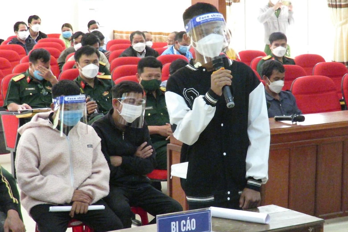 Thanh niên đột nhập trường học trộm 4 khẩu súng AK - 1 Thanh niên đột nhập trường học trộm 4 khẩu súng AK - 1