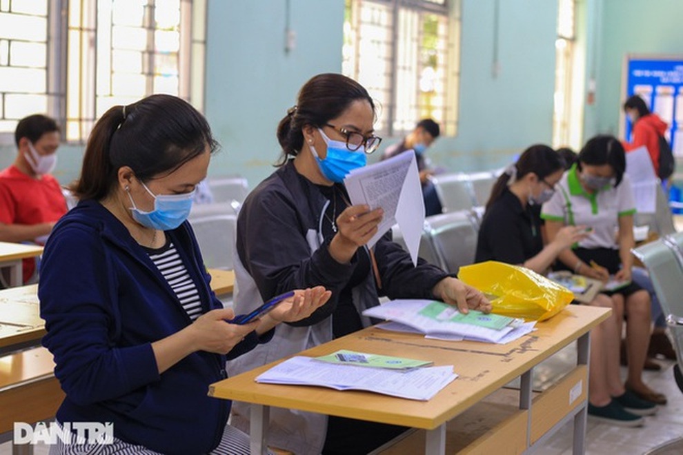 Đi tìm việc, chị đẹp U40 chới với khi được khuyên về bán hàng online - 1 Đi tìm việc, chị đẹp U40 chới với khi được khuyên về bán hàng online - 1