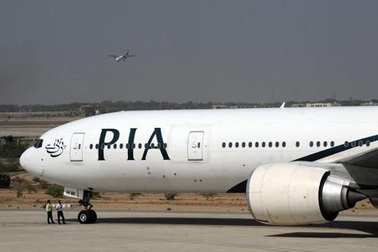 Máy bay chở 178 người bị tấn công tại Pakistan, 1 hành khách thiệt mạng