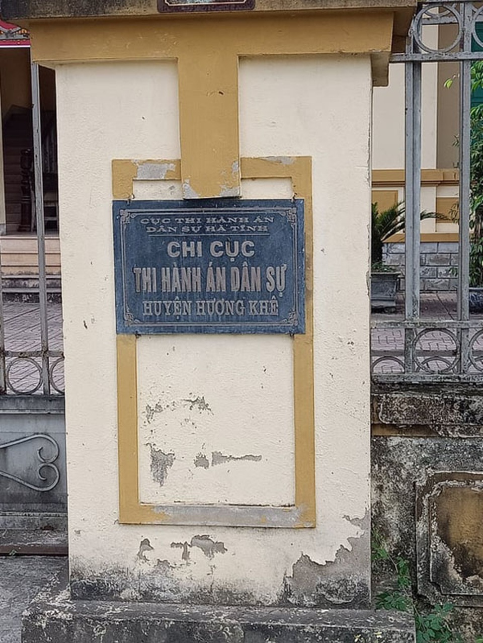 Hà Tĩnh: Chi cục trưởng Chi cục thi hành án hành dân đến bao giờ? - 8 Hà Tĩnh: Chi cục trưởng Chi cục thi hành án hành dân đến bao giờ? - 8