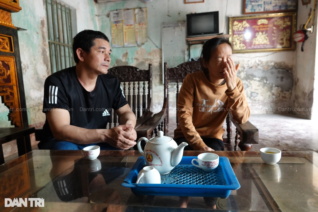 Khốn cảnh gia đình vợ ung thư, chồng ngơ, con khờ - 1 Khốn cảnh gia đình vợ ung thư, chồng ngơ, con khờ - 1