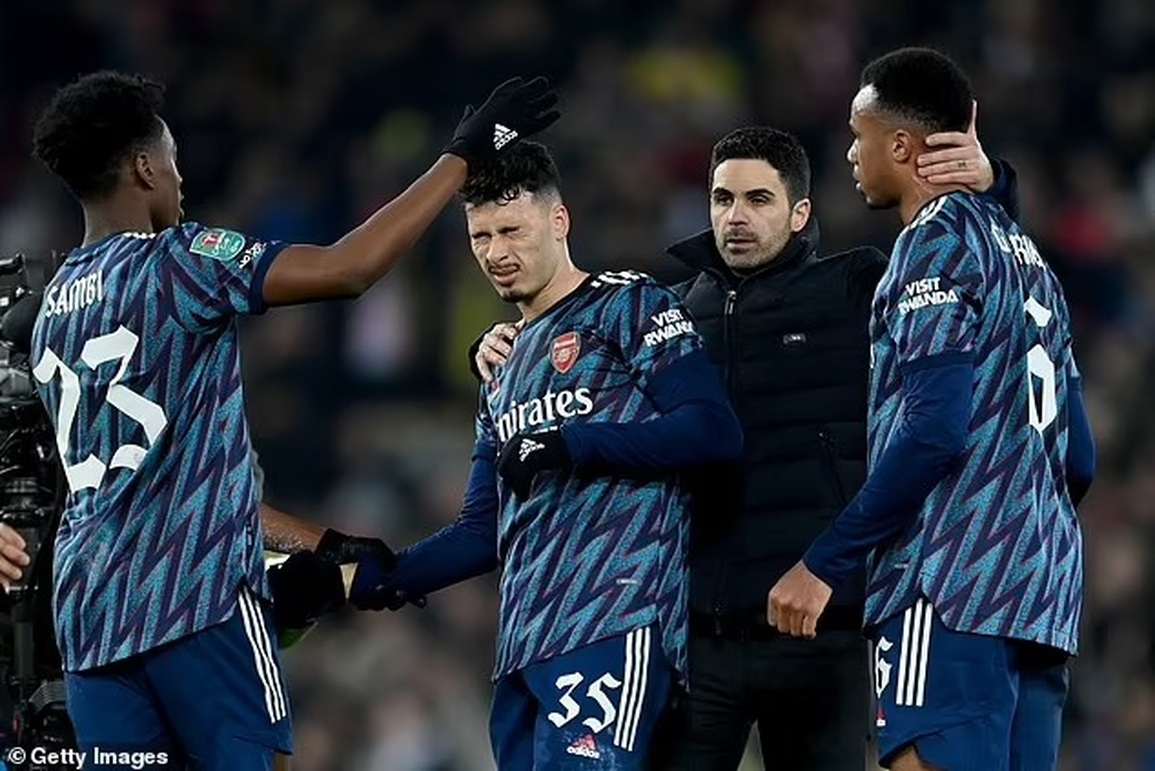 Arsenal mất nguyên đội hình, cầu cứu khẩn cấp tới Premier League - 1 Arsenal mất nguyên đội hình, cầu cứu khẩn cấp tới Premier League - 1