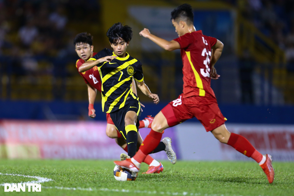 Thắng Malaysia, U19 Việt Nam đặt chân vào trận chung kết giải U19 quốc tế - 3 Thắng Malaysia, U19 Việt Nam đặt chân vào trận chung kết giải U19 quốc tế - 3