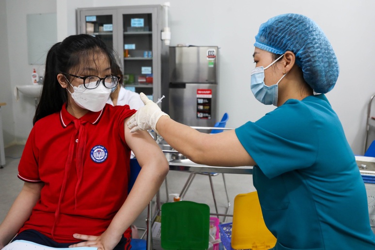 Việt Nam sắp nhận thêm nhiều vaccine Pfizer, Moderna cho trẻ em