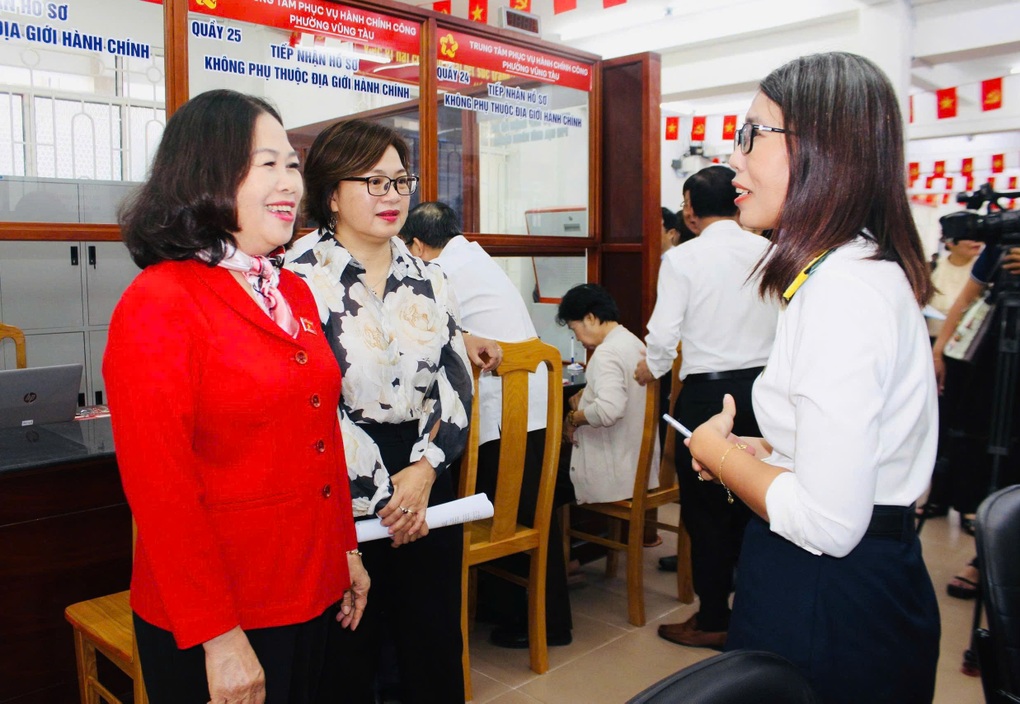 Bà Rịa - Vũng Tàu trong diện mạo mới: Chính quyền đoàn kết, vì dân - 3 Bà Rịa - Vũng Tàu trong diện mạo mới: Chính quyền đoàn kết, vì dân - 3