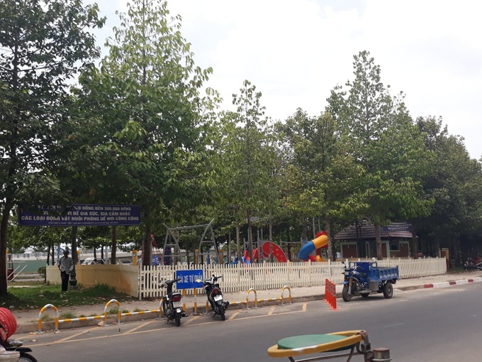 Lời khai của kẻ xâm hại 2 bé gái ở công viên: Do quen biết, chơi cầu tuột cùng nhau nên lên cơn thú tính - Ảnh 2. Lời khai của kẻ xâm hại 2 bé gái ở công viên: Do quen biết, chơi cầu tuột cùng nhau nên lên cơn thú tính - Ảnh 2.