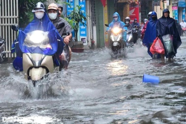 Người lao động phải nghỉ làm do bão số 2, công ty có được trừ lương?