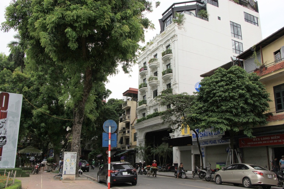 Vắng khách quốc tế, gia sản trăm tỷ trên phố cổ Hà Nội “đóng cửa, phủ bụi” - 5 Vắng khách quốc tế, gia sản trăm tỷ trên phố cổ Hà Nội “đóng cửa, phủ bụi” - 5
