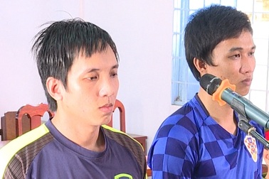 Không chấp hành hiệu lệnh còn xịt hơi cay vào cảnh sát