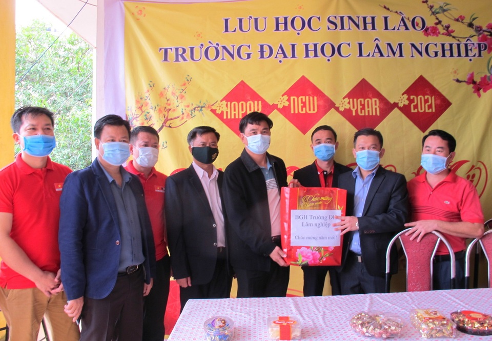 Ấm áp hương vị Tết cổ truyền Việt Nam với sinh viên nước ngoài - 3 Ấm áp hương vị Tết cổ truyền Việt Nam với sinh viên nước ngoài - 3