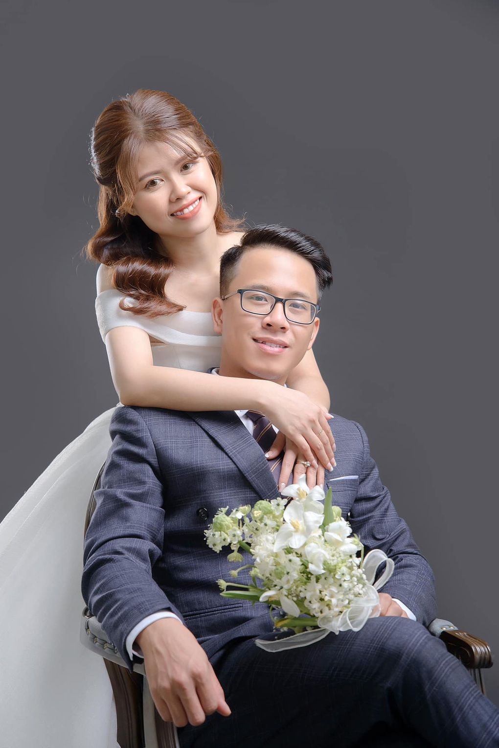 Chuyện tình đặc biệt của cặp đôi yêu 4 năm chỉ gặp 2 lần rồi cưới - 3 Chuyện tình đặc biệt của cặp đôi yêu 4 năm chỉ gặp 2 lần rồi cưới - 3