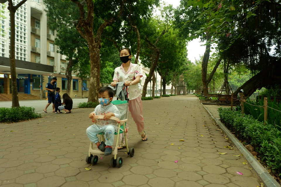 Hồ Hoàn Kiếm vắng vẻ mùa dịch Covid-19 - 5