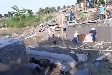 Vụ trụ cầu chỉ có gạch và vữa: Thi công đúng thiết kế?