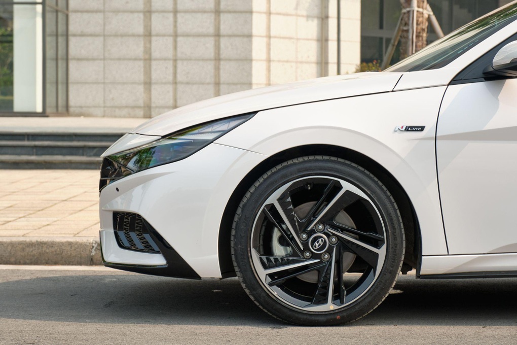 Trải nghiệm chi tiết Hyundai Elantra N-Line 2023: lái thú vị, đủ dính ghế - 7 Trải nghiệm chi tiết Hyundai Elantra N-Line 2023: lái thú vị, đủ dính ghế - 7