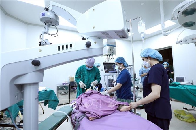 Phẫu thuật miễn phí cho trẻ em bị khuyết tật có hoàn cảnh đặc biệt khó khăn tỉnh Lạng Sơn năm 2022 tại Bệnh viện Đa khoa tỉnh Lạng Sơn. Ảnh TTXVN