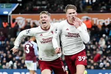 Man Utd thắng Aston Villa, sống lại hy vọng đua top 4
