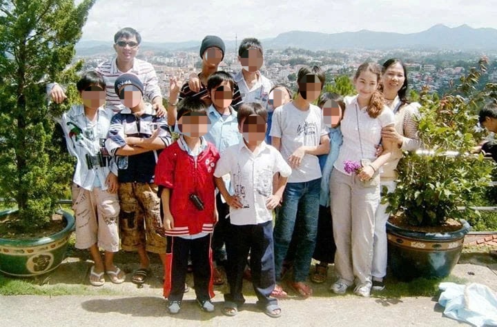 View - Nghe "chiến tích" của tên cướp nhí, người đàn ông có hành động đặc biệt | Báo Dân trí