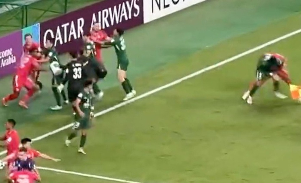 AFC ra án phạt với CLB Công an Hà Nội sau vụ ẩu đả ở cúp châu Á - 1 AFC ra án phạt với CLB Công an Hà Nội sau vụ ẩu đả ở cúp châu Á - 1