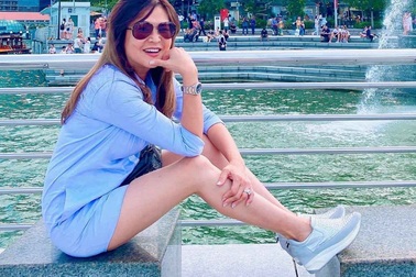 Ca sĩ Lưu Bích tuổi 51 trẻ đẹp, vui vẻ chọn kiếp lẻ loi không chồng con