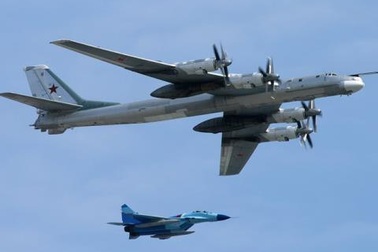 Tu-95MS đánh Raqqa: Đi trước Mỹ một bước?