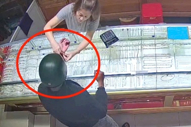 Cướp tiệm vàng ở Lâm Đồng rồi mua vé máy bay về TPHCM