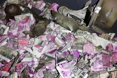 Hy hữu chuột chui vào máy ATM cắn nát 432 triệu đồng