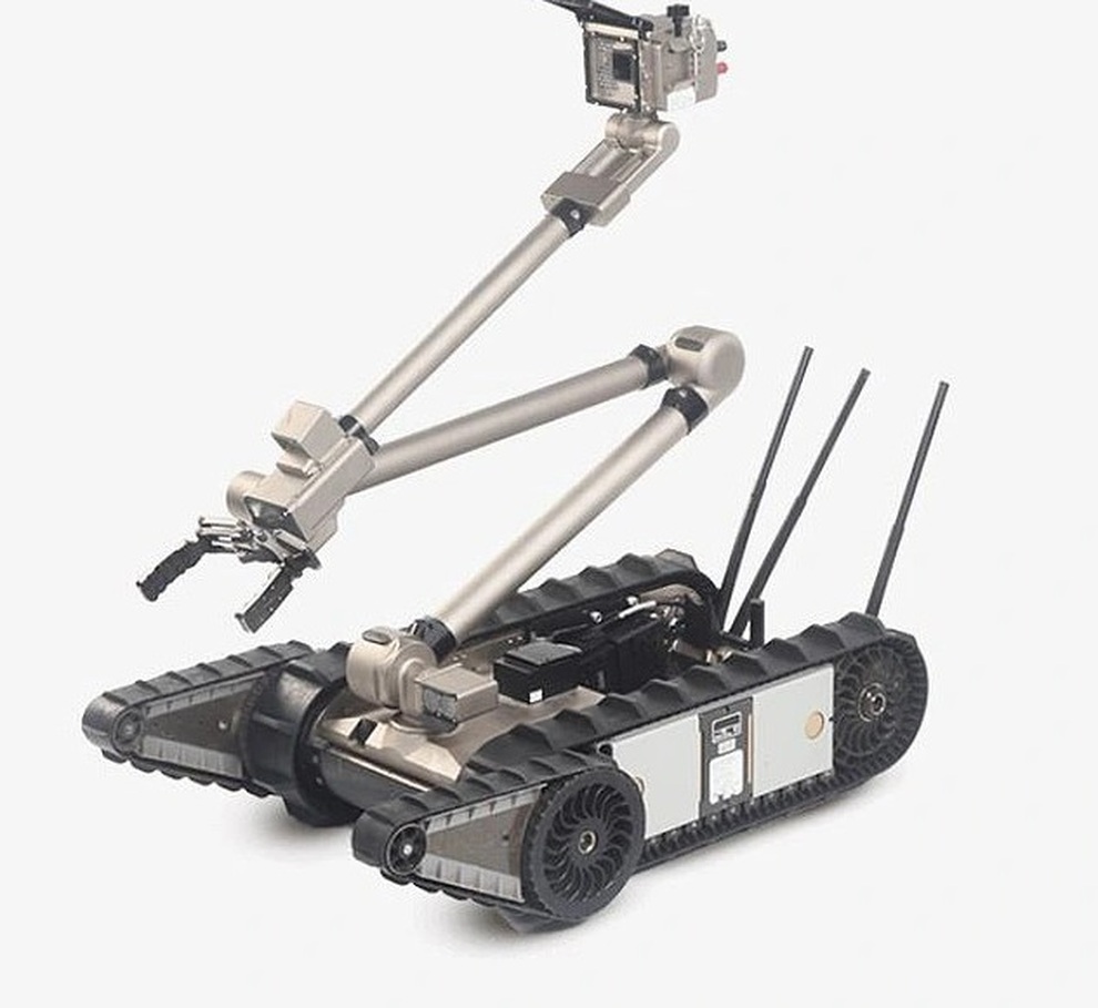 Robot xe tăng đặc biệt tìm kiếm 147 nạn nhân vụ sập tòa nhà Mỹ - 2 Robot xe tăng đặc biệt tìm kiếm 147 nạn nhân vụ sập tòa nhà Mỹ - 2
