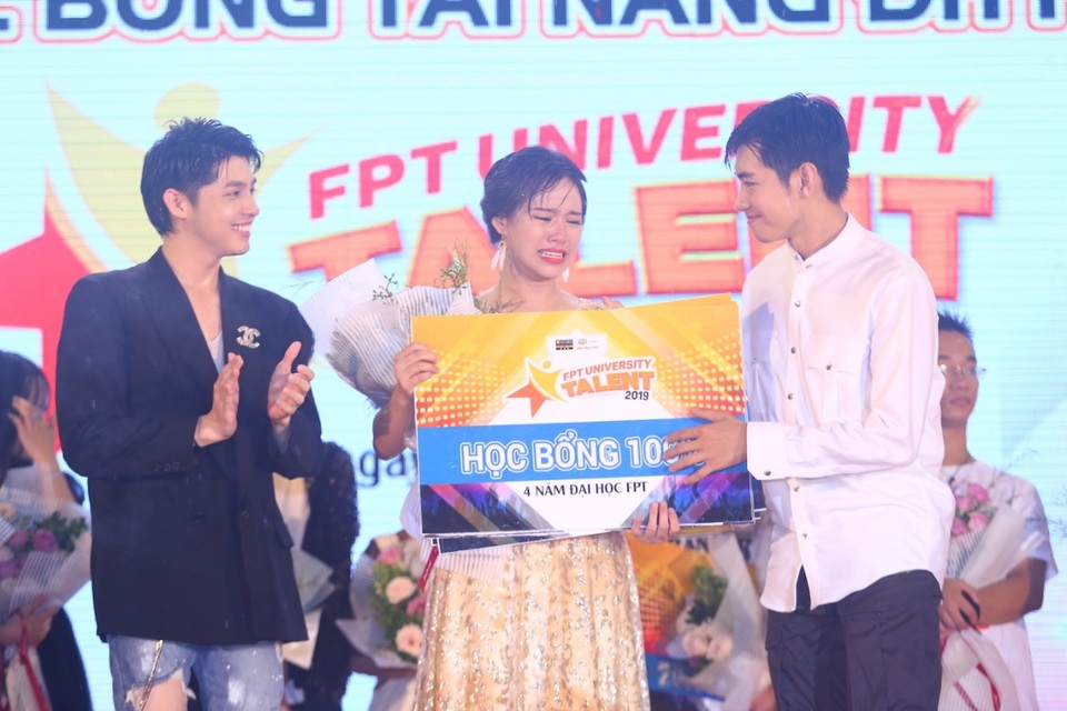 Học sinh phổ thông có cơ hội nhận học bổng 3 tỷ đồng từ ĐH FPT - 1 Học sinh phổ thông có cơ hội nhận học bổng 3 tỷ đồng từ ĐH FPT - 1