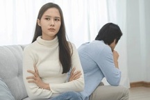 Tôi rất ghen với mối quan hệ thân thiết của chồng và em gái anh ấy