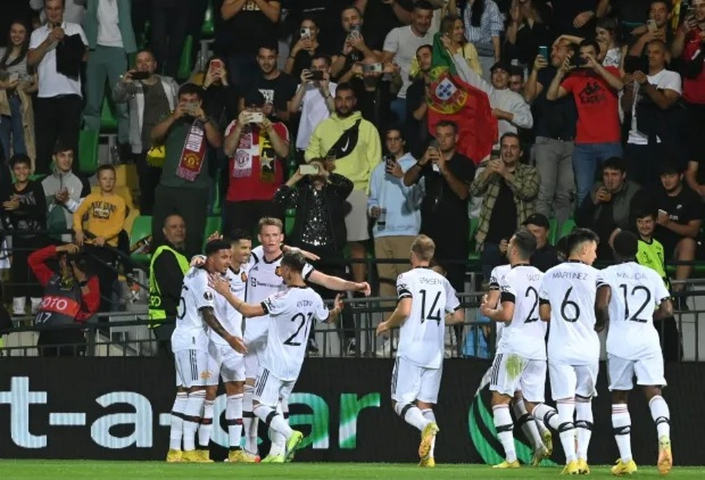 Cầu thủ Man Utd bị ngộ độc thức ăn sau trận đấu ở Europa League - 1 Cầu thủ Man Utd bị ngộ độc thức ăn sau trận đấu ở Europa League - 1