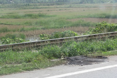 Đi trên đường sắt, một nữ sinh bị tàu cán chết