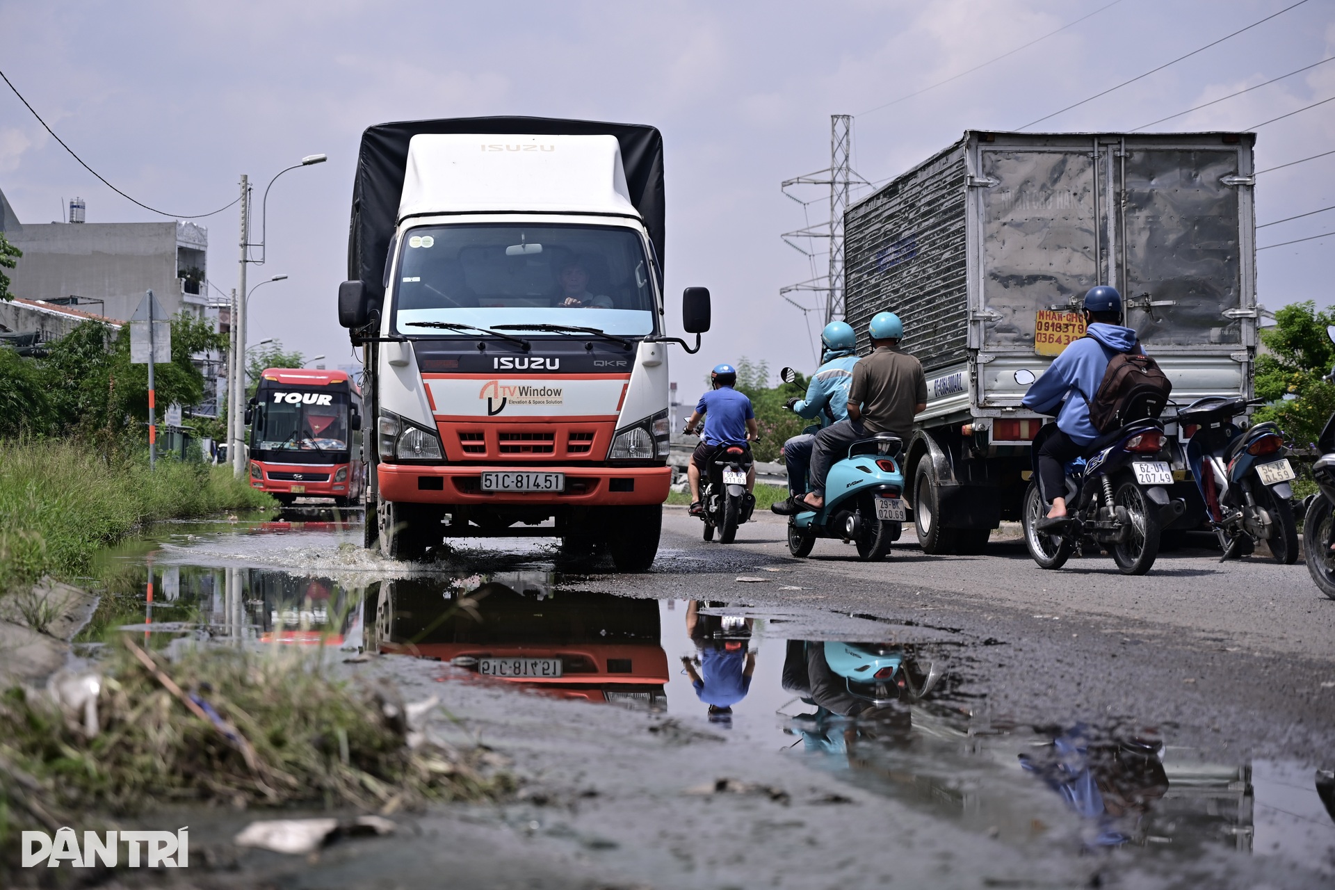 Tuyến đường được xem là điểm nóng về nạn xe dù, bến cóc ở TPHCM xuống cấp - 11 Tuyến đường được xem là điểm nóng về nạn xe dù, bến cóc ở TPHCM xuống cấp - 11