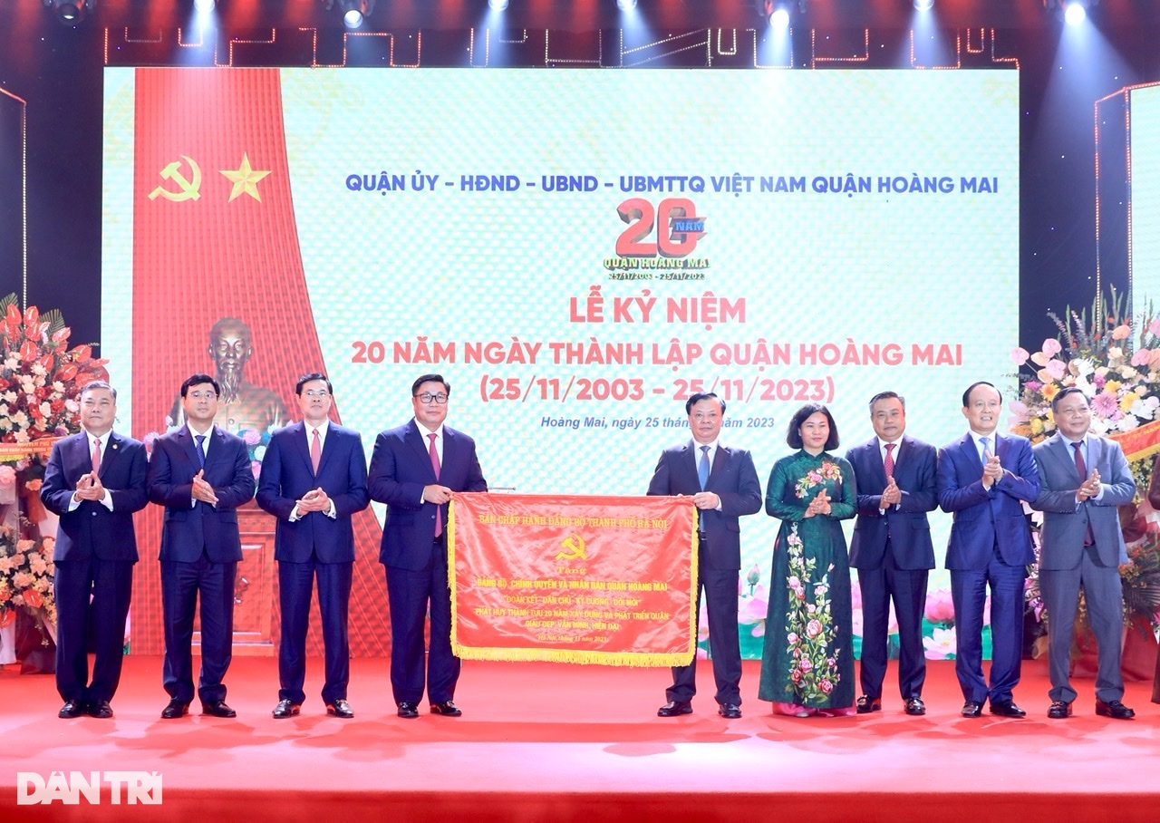 Chủ tịch Hà Nội: Hoàng Mai cần tận dụng lợi thế của quận cửa ngõ thủ đô - 2