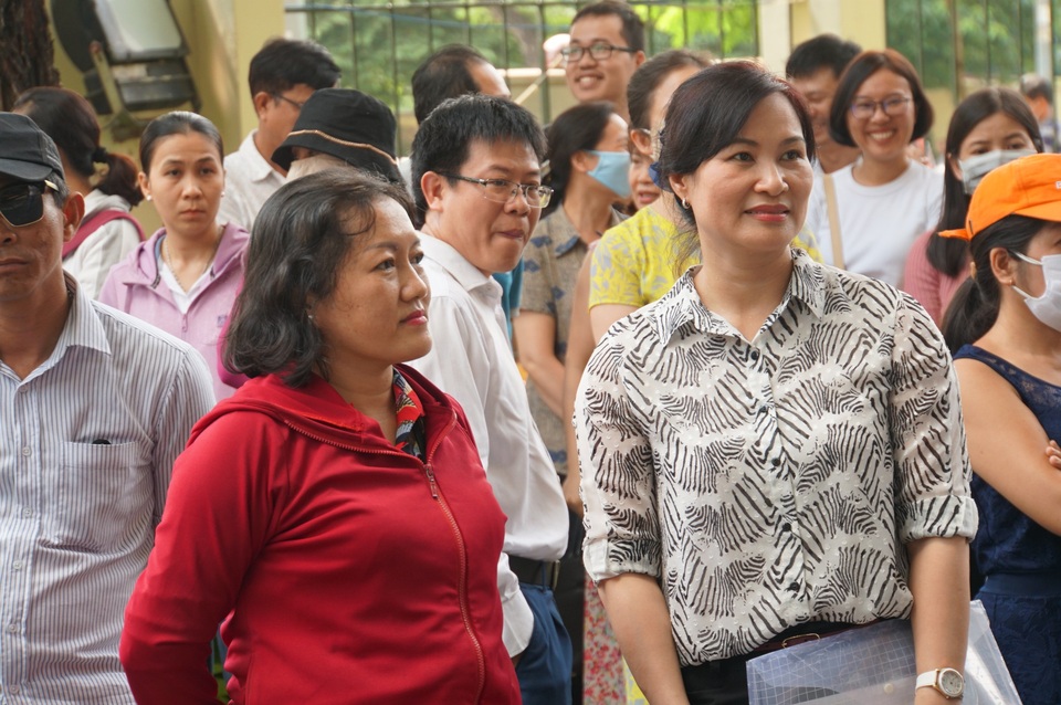Hơn 2.600 thí sinh thi môn Toán vào lớp 10 trường Phổ thông Năng khiếu - 1 Hơn 2.600 thí sinh thi môn Toán vào lớp 10 trường Phổ thông Năng khiếu - 1